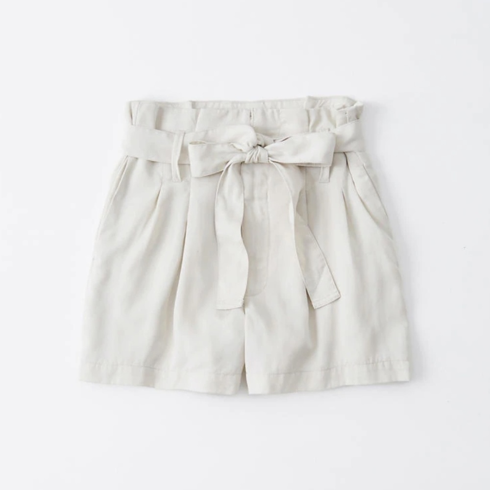 Abercrombie & Fitch Ultra High Rise Shorts Size L
